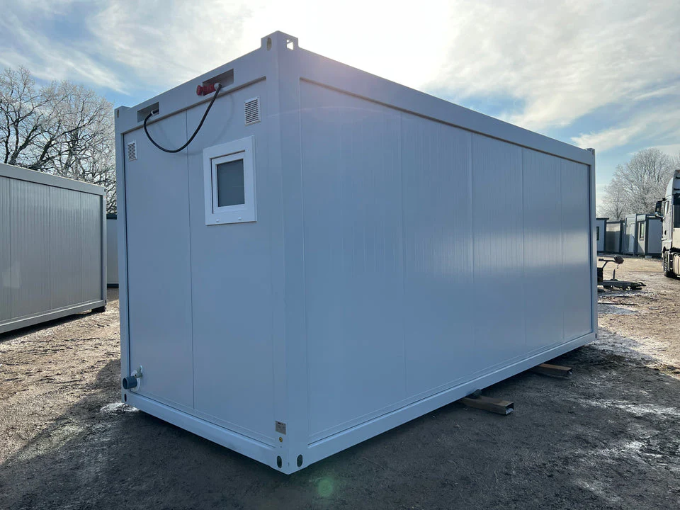 Modulo sanitario 6 × 2,44 m con 5 WC - immagine 2