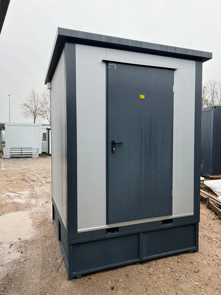 Contenitore sanitario 2 × 2 m con doccia e serbatoio